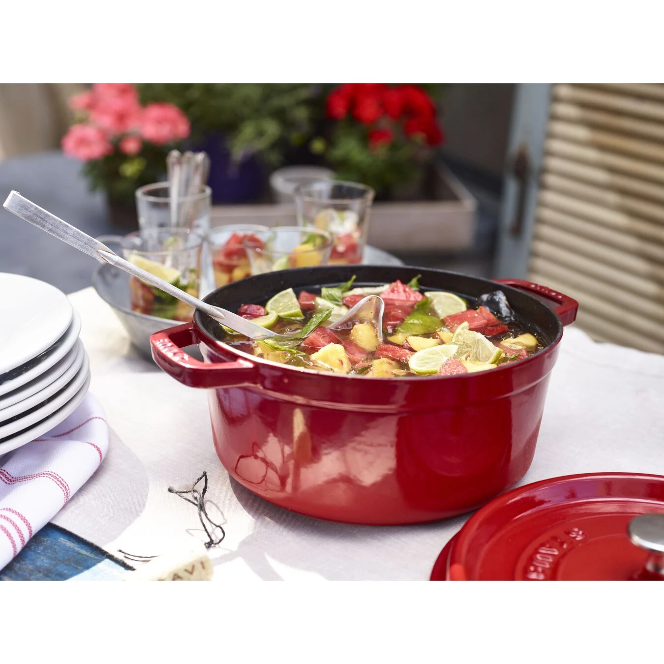 Staub Cocotte 24 Cm, Rund, Kirsch-Rot, Gusseisen 8 Staub Cocotte 24 Cm, Rund, Kirsch-Rot, Gusseisen – Bild 6